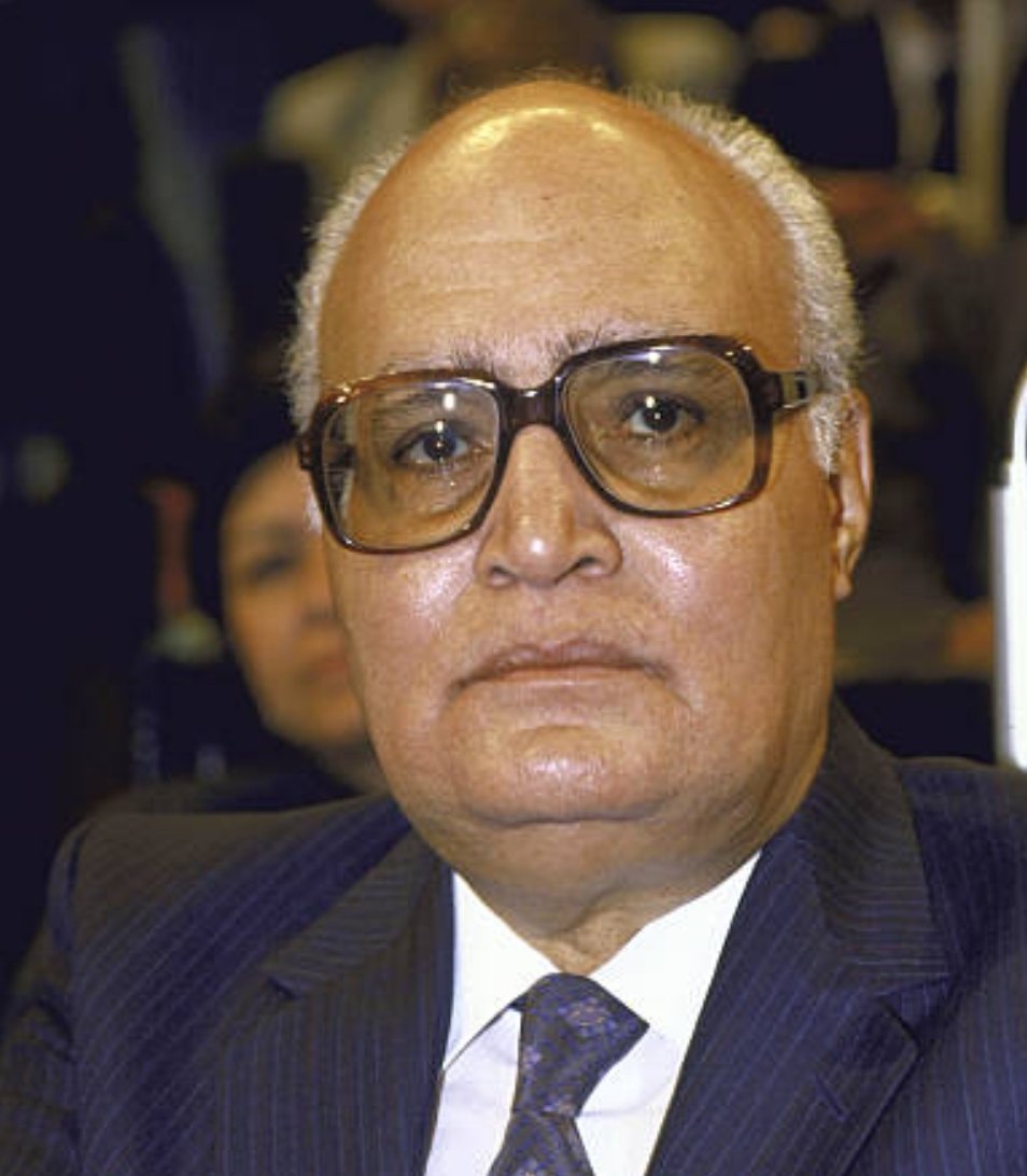 الاستاذ الدكتور/ عـــاطف صـــدقي 